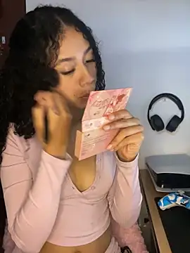 jadee8 online show from March 2026 05:40:02 PM