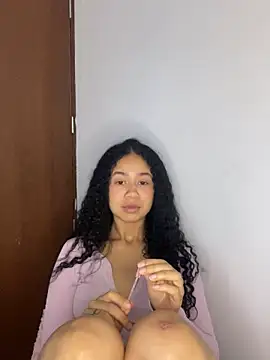 jadee8 online show from April 2026 02:13:01 PM