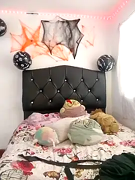 Emmantho online show from October 2025 06:32:02 PM