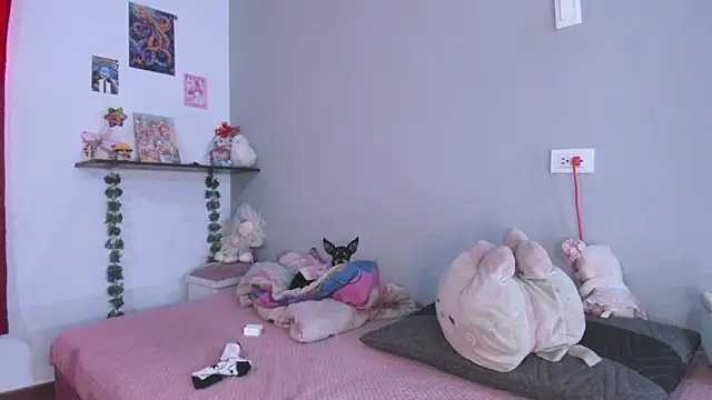 Emmantho online show from October 2025 04:52:01 PM