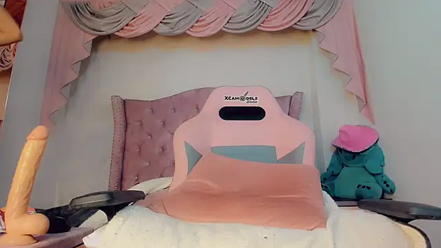 Snapshot of _Abby_white_ chatting on November 2025 10:32:01 PM Abby white online show from November 2025 10:32:01 PM