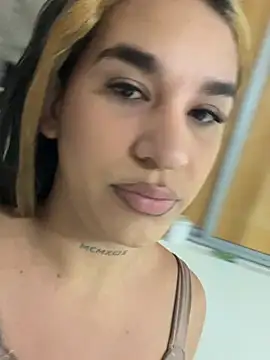 Snapshot of Sweet_vicky_hot chatting on June 2026 12:04:01 PM Sweet vicky hot online show from June 2026 12:04:01 PM