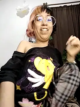 Snapshot of YukiRam chatting on December 2025 04:40:01 AM YukiRam online show from December 2025 04:40:01 AM