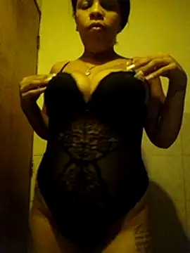 Esperanza 13 online show from May 2026 11:19:01 PM