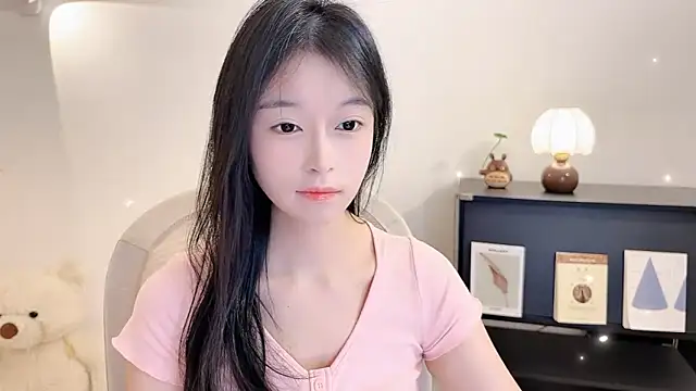 Snapshot of Onechestnut chatting on November 2025 10:30:01 AM Onechestnut online show from November 2025 10:30:01 AM