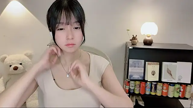 Snapshot of Onechestnut chatting on June 2026 04:10:02 AM Onechestnut online show from June 2026 04:10:02 AM