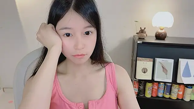 Onechestnut online show from April 2026 05:12:02 AM