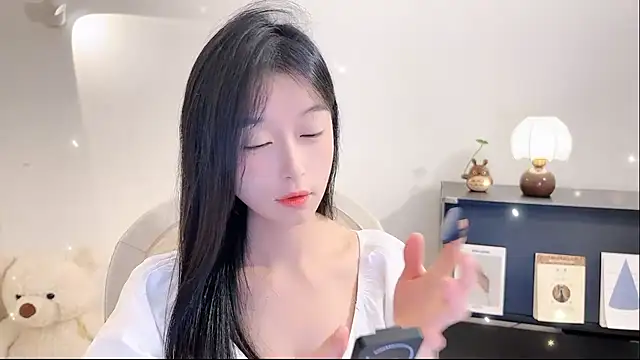 Snapshot of Onechestnut chatting on November 2025 01:17:01 PM Onechestnut online show from November 2025 01:17:01 PM