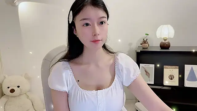 Snapshot of Onechestnut chatting on November 2025 06:24:01 AM Onechestnut online show from November 2025 06:24:01 AM