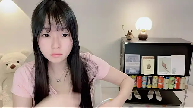 Snapshot of Onechestnut chatting on June 2026 04:07:02 AM Onechestnut online show from June 2026 04:07:02 AM