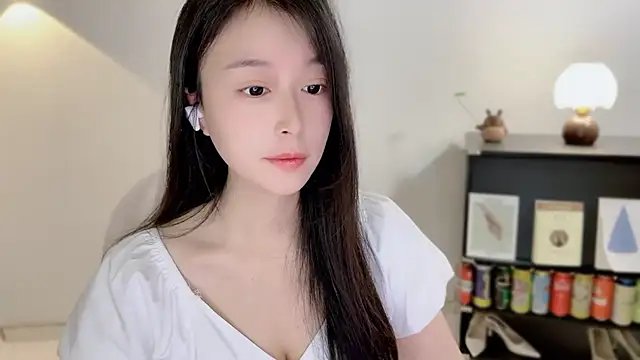 Snapshot of Onechestnut chatting on April 2026 03:02:02 AM Onechestnut online show from April 2026 03:02:02 AM