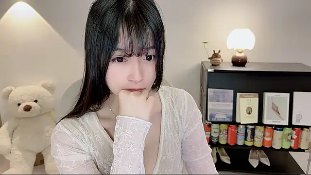 Snapshot of Onechestnut chatting on June 2026 03:28:02 AM Onechestnut online show from June 2026 03:28:02 AM