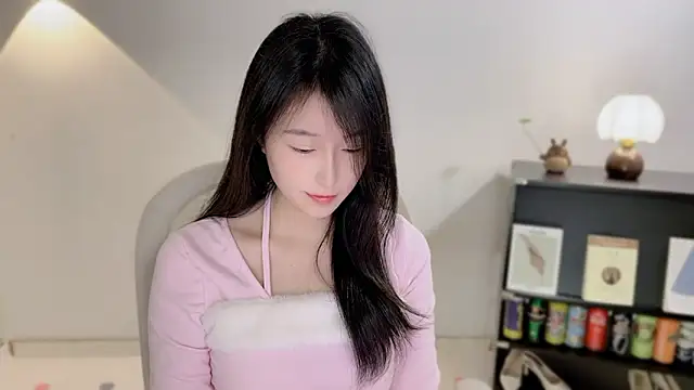 Snapshot of Onechestnut chatting on December 2025 12:51:01 PM Onechestnut online show from December 2025 12:51:01 PM