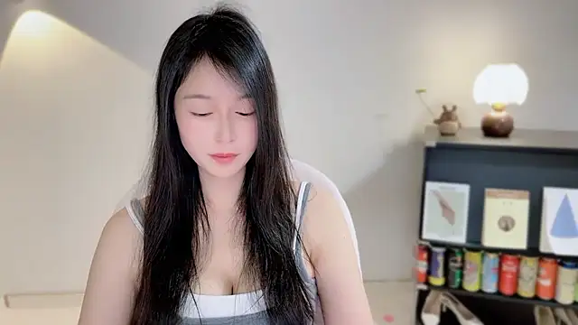 Snapshot of Onechestnut chatting on April 2026 05:36:01 AM Onechestnut online show from April 2026 05:36:01 AM