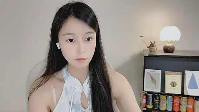 Snapshot of Onechestnut chatting on April 2026 11:12:01 AM Onechestnut online show from April 2026 11:12:01 AM