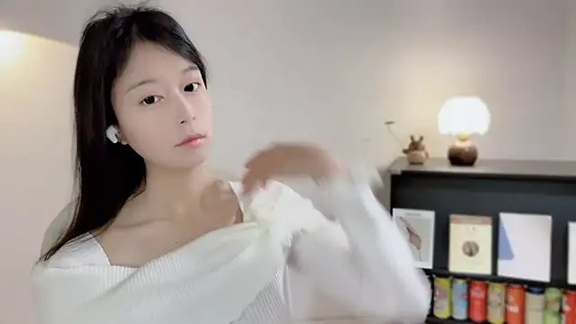 Snapshot of Onechestnut chatting on April 2026 04:41:02 AM Onechestnut online show from April 2026 04:41:02 AM