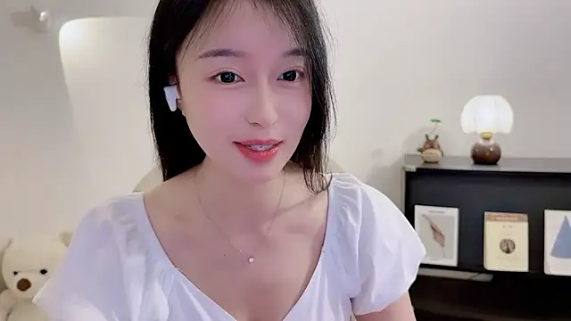 Snapshot of Onechestnut chatting on December 2025 06:03:01 AM Onechestnut online show from December 2025 06:03:01 AM