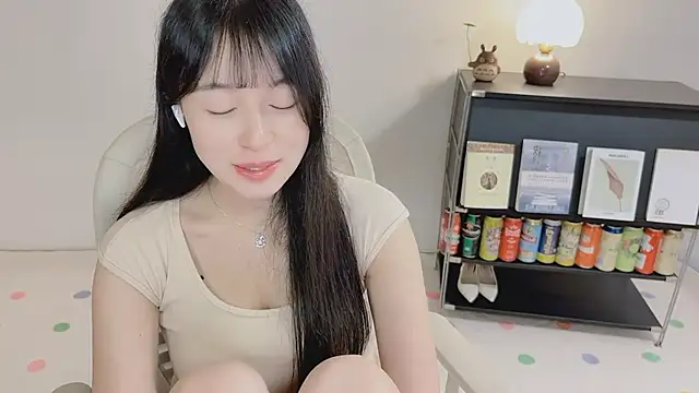 Onechestnut online show from May 2026 05:37:02 AM