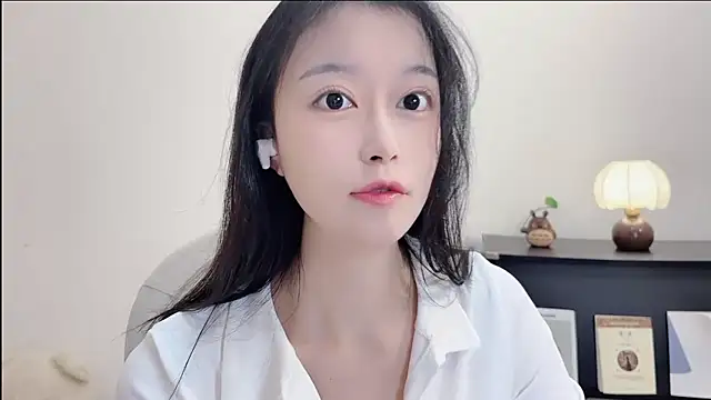 Onechestnut online show from October 2025 06:17:01 AM