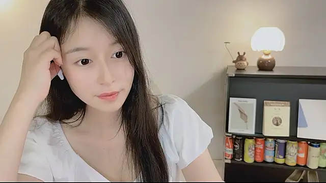 Onechestnut online show from April 2026 05:14:02 PM