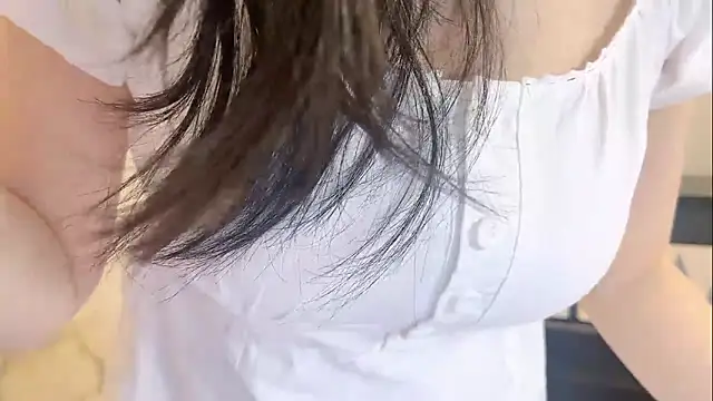 Snapshot of Onechestnut chatting on November 2025 05:44:02 AM Onechestnut online show from November 2025 05:44:02 AM