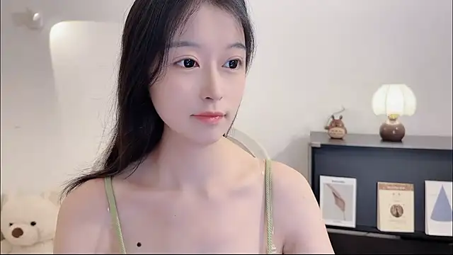 Snapshot of Onechestnut chatting on October 2025 12:27:01 PM Onechestnut online show from October 2025 12:27:01 PM