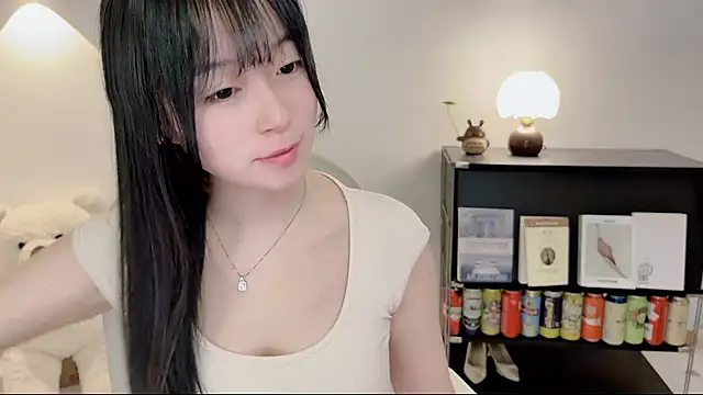 Snapshot of Onechestnut chatting on June 2026 05:12:01 AM Onechestnut online show from June 2026 05:12:01 AM