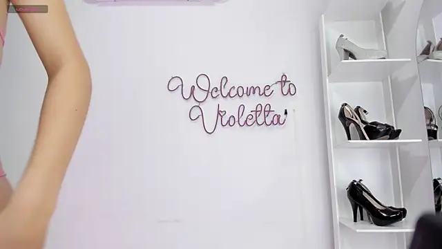 Snapshot of violetta_pretty chatting on May 2026 08:07:01 PM violetta pretty online show from May 2026 08:07:01 PM
