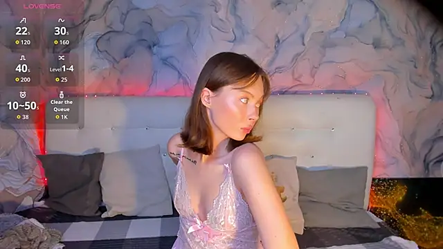 LolaMeddisson online show from February 2026 09:00:01 PM