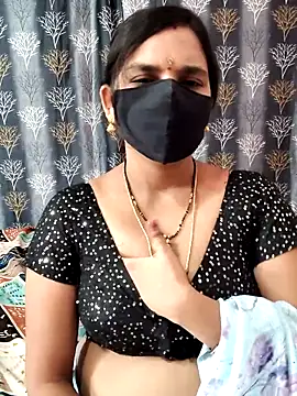 Snapshot of Lalitha-1995 chatting on April 2026 06:48:01 AM Lalitha-1995 online show from April 2026 06:48:01 AM