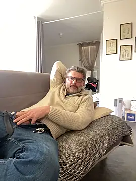 Snapshot of max219 chatting on February 2026 01:49:02 PM max219 online show from February 2026 01:49:02 PM