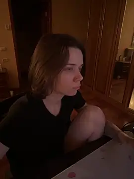 Snapshot of enchanting_chloe chatting on November 2025 08:01:01 PM enchanting chloe online show from November 2025 08:01:01 PM