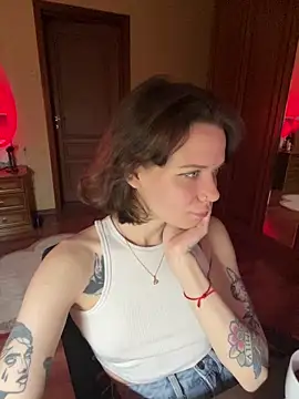 Snapshot of enchanting_chloe chatting on October 2025 06:31:01 PM enchanting chloe online show from October 2025 06:31:01 PM