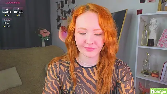 JoyceJones online show from October 2025 07:04:01 PM
