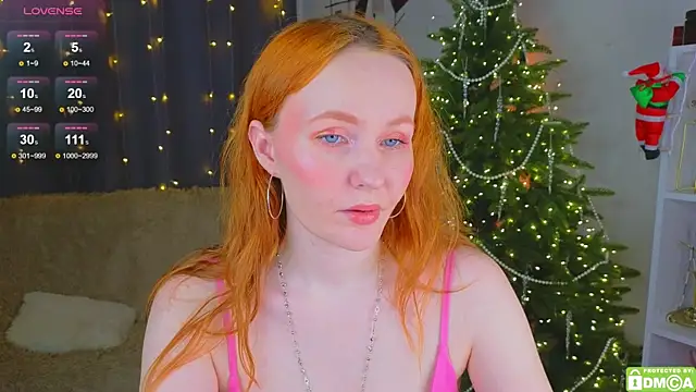 Snapshot of JoyceJones chatting on December 2025 09:28:02 PM JoyceJones online show from December 2025 09:28:02 PM