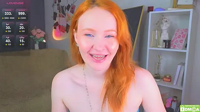 JoyceJones online show from October 2025 07:15:01 PM