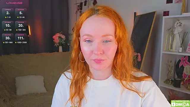 Snapshot of JoyceJones chatting on December 2025 08:42:02 PM JoyceJones online show from December 2025 08:42:02 PM