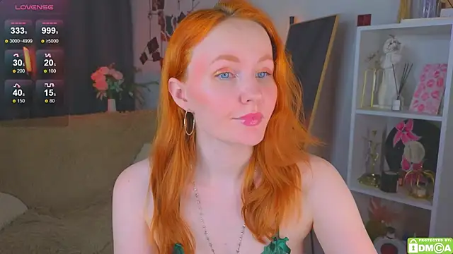 Snapshot of JoyceJones chatting on November 2025 08:20:01 PM JoyceJones online show from November 2025 08:20:01 PM