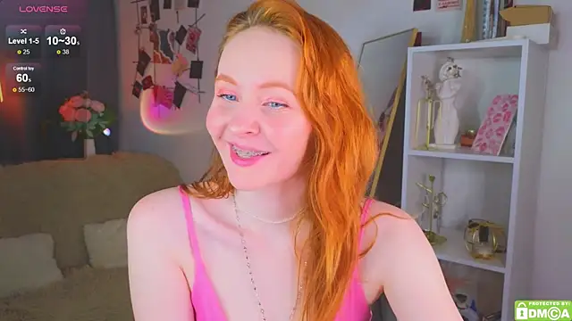 Snapshot of JoyceJones chatting on October 2025 08:08:02 PM JoyceJones online show from October 2025 08:08:02 PM