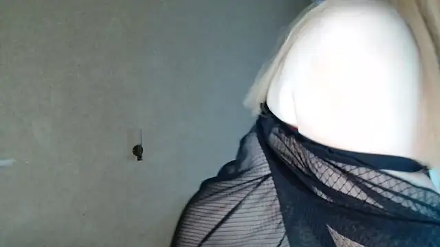 Miaxfox online show from October 2025 04:22:02 AM