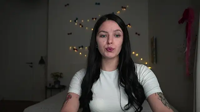 Snapshot of EwelynScott chatting on January 2026 04:14:02 PM EwelynScott online show from January 2026 04:14:02 PM