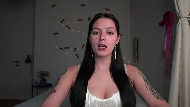 Snapshot of EwelynScott chatting on January 2026 01:40:01 PM EwelynScott online show from January 2026 01:40:01 PM