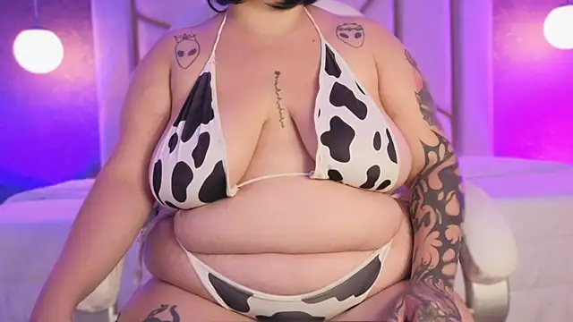 Miiss Bubble online show from October 2025 07:44:01 PM