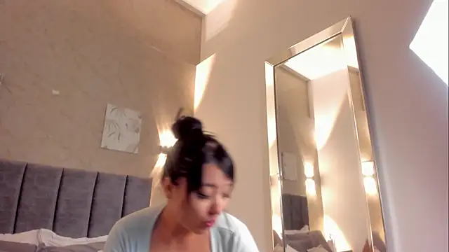 Lunaa bellaa online show from January 2026 07:42:02 PM