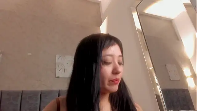 Lunaa bellaa online show from February 2026 07:57:01 PM