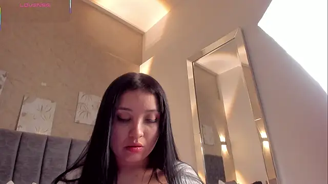 Lunaa bellaa online show from October 2025 07:35:02 PM