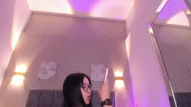 Lunaa bellaa online show from April 2026 07:51:01 PM