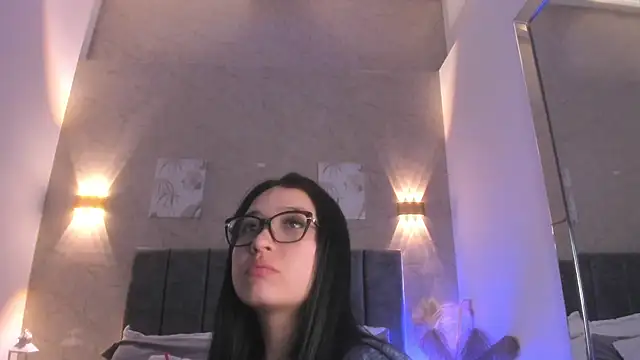 Lunaa bellaa online show from March 2026 07:47:01 PM