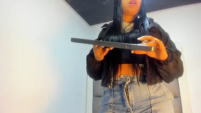 Mia lopez   online show from October 2025 01:23:01 PM