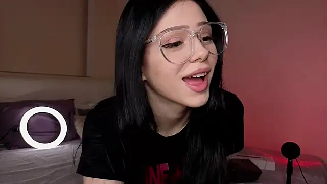 KateHardcastle online show from October 2025 06:29:02 PM